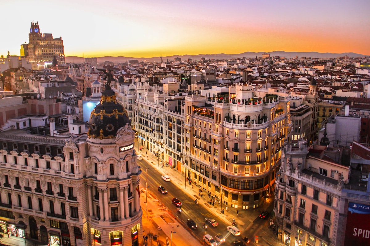Madrid con cielo azul